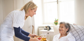 SE SOLICITA CUIDADORA FINES DE SEMANA, GUARDIAS DE 8 HORAS. TRABAJO A TURNOS, BUEN PAGO Cuidadora Caregiver
