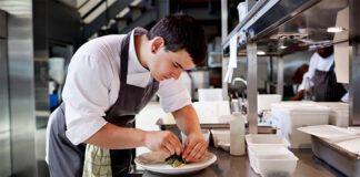 SE SOLICITA LAVAPLATOS Y COCINEROS CON O SIN EXPERIENCIA (HOMBRES Y MUJERES), BUEN PAGO Lavaplatos y Cocineros Dishwashers and Cooks