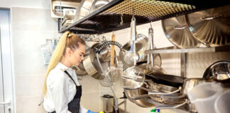 SE NECESITA LAVAVAJILLAS CON O SIN EXPERIENCIA (HOMBRE O MUJER), 3 DÍAS A LA SEMANA. TURNO NOCHE Lavavajillas Dishwasher