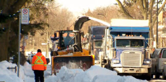 SE SOLICITAN OBREROS PARA REMOCIÓN DE NIEVE (12 VACANTES), NO ES NECESARIO EXPERIENCIA. BUEN PAGO Obreros Para Remoción De Nieve Snow Removal Worker