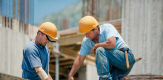 SE SOLICITAN 4 TRABAJADORES DE LA CONSTRUCCIÓN (CON O SIN EXPERIENCIA), BUENA REMUNERACIÓN. INCORPORACIÓN INMEDIATA Trabajadores De La Construcción construction workers