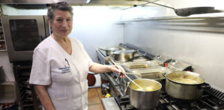 SE SOLICITA COCINERA PARA GERIÁTRICO (MÍNIMA EXPERIENCIA), TIEMPO PARCIAL O COMPLETO Cocinera Para Geriátrico geriatric cook