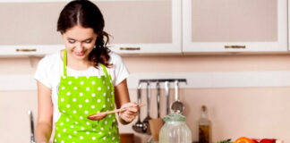 SE BUSCA COCINERA PARA TRABAJAR EN CASA DE FAMILIA (4 HORAS DIARIAS), DE LUNES A VIERNES DE 15:00 A 19:00 HS. BUEN PAGO Cocinera Para Trabajar En Casa De Familia Cook To Work In Family Home