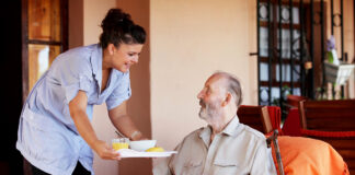 Cuidadora De Adultos Mayores Elderly Caregiver