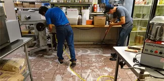 SE BUSCAN 3 AUXILIARES DE LIMPIEZA/FRIEGAPLATOS (HOMBRES Y MUJERES), MEDIA JORNADA. BUEN SALARIO Auxiliar De Limpieza/Friegaplatos cleaning assistant dishwasher Cleaning Assistant/Dishwasher
