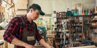 SE SOLICITA AYUDANTES DE CARPINTERO (NO ES NECESARIO EXPERIENCIA), SE OFRECE ENTRENAMIENTO Y BUEN PAGO Ayudantes De Carpintero carpenter helper