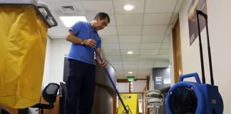 SE SOLICITAN LIMPIADORES/AS DE OFICINAS Y PULIDORES DE PISO, NO SE REQUIERE EXPERIENCIA. TURNO NOCHE, BUEN PAGO Limpiadores/as De Oficinas y Pulidores De Piso Office Cleaners and Floor Polishers