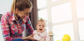 SE NECESITA NIÑERA CON O SIN EXPERIENCIA (POCO INGLÉS), CUIDADO DE BEBÉ. EXCELENTE PAGO POR HORA Niñera Babysitter