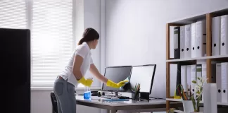 SOLICITAMOS EMPLEADO/A DE LIMPIEZA PARA ESTUDIO JURÍDICO (4 HORAS DIARIAS MAÑANA O TARDE), SALARIO A CONVENIR Empleado/a De Limpieza cleaning employee
