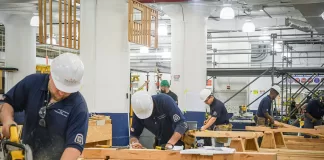 SE SOLICITAN AYUDANTES DE CARPINTEROS (POCA EXPERIENCIA), 9 VACANTES. BUEN PAGO Ayudantes De Carpinteros Carpenters Helpers