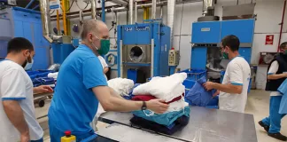 SE SOLICITA OPERARIA DE LAVANDERÍA PARA HOTEL, TURNOS ROTATIVOS DE LUNES A VIERNES Operaria De Lavandería laundry operator