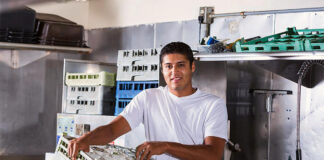SOLICITAMOS 4 LAVAVAJILLAS CON O SIN EXPERIENCIA (HOMBRES Y MUJERES), SE ENTRENARÁ. PAGO $18.50/HORA + EXCELENTES BENEFICIOS Lavavajillas sin experiencia Empleo en Quebec Empleo en Canadá Dishwasher without experience Dishwasher job in Canada