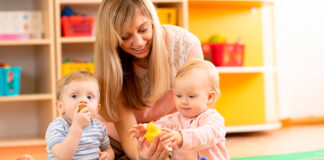 SE NECESITA NIÑERA PARA CUIDADO DE GEMELOS DE 13 MESES (MÍNIMA EXPERIENCIA), SUELDO HASTA $6000 POR MES + BENEFICIOS Niñera en Canadá Empleo de Niñera en Canadá Niñera para cuidado de gemelos Nanny in Canada Nanny Job in Canada Nanny to care for twins