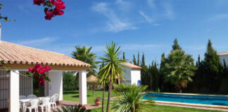 SE NECESITA PAREJA PARA CUIDO Y LIMPIEZA DE CASA QUINTA, SE OFRECE VIVIENDA Y REMUNERACIÓN COMPETITIVA Pareja Para Cuido y Limpieza de Casa Quinta en Costa Rica Couple for Care and Cleaning of Quinta House in Costa Rica