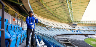 SOLICITAMOS PERSONAL PARA LIMPIEZA DE ESTADIOS (CON O SIN EXPERIENCIA), HORARIOS FLEXIBLES. $15.00 POR HORA Personal para limpieza de estadios empleo de limpieza en estados unidos empleo en Texas Stadium cleaning staff cleaning jobs in the United States jobs in Texas