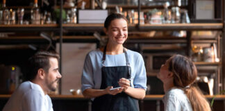 SE SOLICITAN CAMAREROS/AS DE SALA (CON O SIN EXPERIENCIA) 40 HORAS SEMANALES. SALARIO APROX. 1.555€ POR MES Camareros para atención al público Sant Cugat del Vallès Barcelona Empleo sin experiencia en España Waiters for customer service Sant Cugat del Vallès Barcelona Jobs without experience in Spain