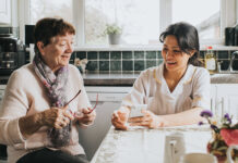 SE BUSCA CUIDADOR/A DOMICILIARIO PARA FAMILIA PARTICULAR EN VANCOUVER, COLUMBIA BRITÁNICA (SECUNDARIO, EXPERIENCIA DESEABLE), EMPLEO PERMANENTE. PAGO DE $24.50 POR HORA Cuidadora domiciliaria Cuidado y acompañamiento Higiene y confort empleo sin experiencia home caregiver Care and support Hygiene and comfort job without experience