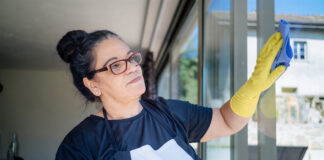 SE SOLICITA EMPLEADA DEL HOGAR (CON O SIN EXPERIENCIA), PARA TAREAS DE LIMPIEZA EN UNA CASA PARTICULAR. SUELDO SEGÚN CONVENIO Empleada del hogar en Alicante provincia España empleo sin experiencia Domestic worker in Alicante province Spain job without experience