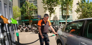 SE SOLICITA PERSONAL PARA ESTACIÓN DE SERVICIO (HOMBRES Y MUJERES), MÍNIMA EXPERIENCIA. TURNOS ROTATIVOS, BUEN SALARIO Personal Para Estación De Servicio empleo de playero en argentina Service Station Personnel beach worker employment in Argentina