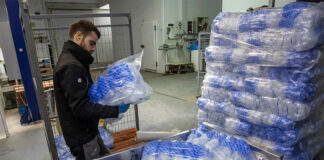 SE SOLICITA PERSONAL DE PRODUCCIÓN PARA FÁBRICA DE HIELO, TIEMPO PARCIAL 3 DÍAS A LA SEMANA. PAGO $20.00 POR HORA + BENEFICIOS Personal de Producción Fábrica de Hielo empleo de Producción en Canadá Ice Factory Production Personnel Production jobs in Canada