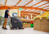 SE SOLICITA AUXILIAR DE LIMPIEZA PARA SUPERMERCADO, NO ES NECESARIO EXPERIENCIA PREVIA. REMUNERACIÓN COMPETITIVA Auxiliar De Limpieza Para Supermercado Assistente alle pulizie del supermercato Supermarkt-Reinigungsassistent Supermarket Cleaning Assistant