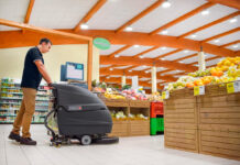 SE SOLICITA AUXILIAR DE LIMPIEZA PARA SUPERMERCADO, NO ES NECESARIO EXPERIENCIA PREVIA. REMUNERACIÓN COMPETITIVA Auxiliar De Limpieza Para Supermercado Assistente alle pulizie del supermercato Supermarkt-Reinigungsassistent Supermarket Cleaning Assistant