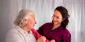 SE REQUIERE CUIDADOR/A PARA RESIDENCIA (CON O SIN EXPERIENCIA), HORARIO ROTATIVO. SALARIO A PARTIR DE 1200 € AL MES Cuidador Cuidadora para Residencia de Mayores en españa Caregiver for a Nursing Home caretaker job in Spain Badante per una casa di cura Pflegekraft für ein Pflegeheim