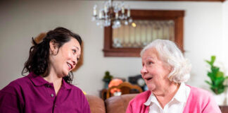SE SOLICITA CUIDADOR/A PARA CUIDO DE PERSONA ADULTA MAYOR (MÍNIMA EXPERIENCIA), HORARIO DIURNO. SALARIO COMPETITIVO Cuidador cuidadora de persona mayor Empleo de cuidadora en Costa Rica Caregiver for the elderly Badante agli anziani Pflegekraft Pflegekraft für ältere Menschen