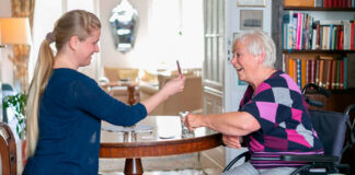 SE PRECISAN CUIDADORES/AS PARA RESIDENCIA DE MAYORES (TURNO MAÑANA O TARDE). SALARIO COMPETITIVO SEGÚN CONVENIO Cuidadores Para Residencia De Mayores en españa, Caregivers for Nursing Homes in Spain Pflegekräfte für Pflegeheime Badanti per case di cura