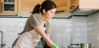SE SOLICITA EMPLEADA DOMÉSTICA 5 DÍAS A LA SEMANA, HORARIO FIJO DE 6 HORAS DIARIAS. SALARIO COMPETITIVO Empleada Doméstica en Buenos Aires Orden y limpieza del hogar Labores domésticas Domestic Employee in Buenos Aires Order and cleaning of the home Domestic work