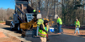 SE BUSCA OBRERO DE PAVIMENTACIÓN DE ASFALTO (CON O SIN EXPERIENCIA), VARIOS TURNOS. EXCELENTE REMUNERACIÓN Y BENEFICIOS Obrero de Pavimentación de Asfalto empleo de construcción sin experiencia en estados unidos Asphalt Paving Worker construction job with no experience in the United States