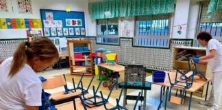 SE SOLICITA PERSONAL DE LIMPIEZA PARA INSTITUCIÓN EDUCATIVA (HOMBRES Y MUJERES), TURNOS TARDE DE LUNES A VIERNES. BUENA REMUNERACIÓN Personal De Limpieza Institución Educativa Cleaning Staff For Educational Institution Reinigungspersonal für Bildungseinrichtungen Personale addetto alle pulizie per istituti scolastici