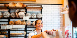SE BUSCA PERSONAL DE MOSTRADOR PARA PANADERÍA (MEDIO TIEMPO O COMPLETO), HORARIO A DEFINIR. EXCELENTE REMUNERACIÓN Personal De Mostrador Personal Para Panadería Empleo de Atención al Público Counter Staff Bakery Staff Customer Service Jobs