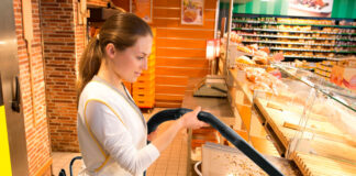 SE BUSCA PERSONAL DE LIMPIEZA PARA RESTO Y PASTELERÍA (MÍNIMA EXPERIENCIA), A PARTIR DE 18 AÑOS. BUENA REMUNERACIÓN Personal de Limpieza Para Resto y Pastelería Personal de limpieza en Argentina Cleaning Personnel Reinigungspersonal Personale addetto alle pulizie