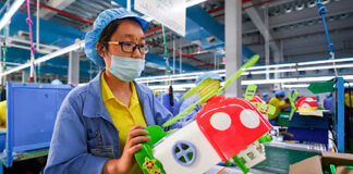 SE SOLICITA PERSONAL DE PRODUCCIÓN PARA FÁBRICA DE JUGUETES (HOMBRES Y MUJERES), PAGO ENTRE $25.00 A $28.00 POR HORA Personal de Producción Fábrica de Juguetes en Canadá Montreal Quebec Production Staff Toy Factory in Canada