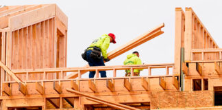 SE SOLICITAN TRABAJADORES DE LA CONSTRUCCIÓN PARA REMODELACIONES DE CASAS RESIDENCIALES, FULL TIME 5 DÍAS A LA SEMANA. PAGOS SEMANALES Trabajadores de la Construcción Remodelaciones de casas resodenciales Construction Workers Remodeling residential homes in the United States Rimodellamento di case residenziali Bauarbeiter