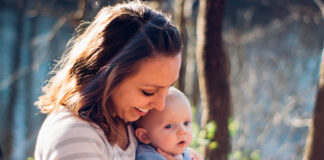 SE SOLICITA NIÑERA 3 O 5 DÍAS A LA SEMANA (3 O 4 HORAS DIARIAS), TURNO TARDE. BUEN PAGO POR HORA niñera para cuidado de bebe babysitter for baby care empleo en caseros