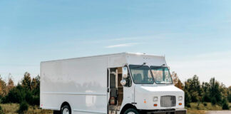 SE SOLICITA CONDUCTOR DE CAMIÓN TIEMPO PARCIAL, PARA LAVANDERÍA DE CADENA HOTELERA, EXCELENTE REMUNERACIÓN Y BENEFICIOS Conductor De Camión Lavandería de Cadena Hotelera Empleo de Conductor de Camión en Estados Unidos Truck Driver Hotel Chain Laundry Truck Driver Jobs in the United States