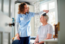 SE NECESITA CUIDADORA 6 HORAS DIARIAS (5 DÍAS A LA SEMANA), INGRESO INMEDIATO EN EMPRESA DE INTERNACIÓN DOMICILIARIA Cuidadora domiciliaria Cuidadoras Häuslicher Pfleger Badante Lavoro da badante Home Caregiver Caregiver Job