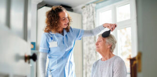 SE NECESITA CUIDADORA 6 HORAS DIARIAS (5 DÍAS A LA SEMANA), INGRESO INMEDIATO EN EMPRESA DE INTERNACIÓN DOMICILIARIA Cuidadora domiciliaria Cuidadoras Häuslicher Pfleger Badante Lavoro da badante Home Caregiver Caregiver Job