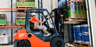 SE SOLICITAN OPERARIOS DE DEPÓSITO – CLARKISTA – APILADORES PARA IMPORTANTE EMPRESA. SALARIO $600.000,00 (MENSUAL) Operarios de Depósito Clarkista Apiladores Clarkista Warehouse Operators Stackers