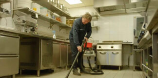 SE SOLICITA PERSONAL DE LIMPIEZA PARA RESTAURANTE (HOMBRES Y MUJERES), HORARIOS ROTATIVOS. BUEN SUELDO Y BENEFICIOS Personal de Limpieza para Restaurante limpieza Cleaning Staff for Restaurant Reinigungspersonal für Restaurant Personale addetto alle pulizie per ristoranti