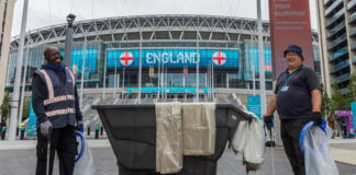 SE SOLICITA PERSONAL PARA LIMPIEZA DE ESTADIO (CON O SIN EXPERIENCIA), HORARIO NOCTURNO. EXCELENTE REMUNERACIÓN Y BENEFICIOS Personal para Limpieza de Estadio Empleo sin experiencia en USA Stadium Cleaning Personnel in the United States Stadionreinigungspersonal Personale addetto alle pulizie degli stadi
