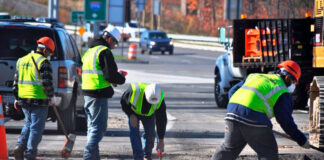 SE INCORPORAN 32 TRABAJADORES PARA MANTENIMIENTO DE CARRETERAS (NO REQUIERE EXPERIENCIA), 40 HORAS SEMANALES. PAGO $22.40 POR HORA Trabajador Para Mantenimiento De Carreteras en Gastonia Carolina del Norte Empleo sin experiencia en USA Road Maintenance Worker in North Carolina Jobs without experience in the USA