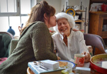 SE SOLICITA CUIDADOR/A PARA GUARDIA DIURNA DE 6 HORAS, DE 9:00 A 15:00 HS (TRABAJO A TURNOS). BUENA REMUNERACIÓN Y BENEFICIOS Cuidador cuidadora de adultos mayores cuidadoras en Argentina empleo de cuidadora en Buenos Aires Caregiver for older adults caregivers in Argentina caregiver employment in Buenos Aires