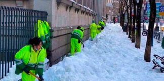 SE SOLICITAN TRABAJADORES PARA REMOCIÓN DE NIEVE (HOMBRES Y MUJERES), NO REQUIERE EXPERIENCIA. SALARIO $3000,00 AL MES Trabajador de Remoción de Nieve en USA Chardon Empleo en Ohio Trabajador de Remoción de Nieve en USA empleo de construcción en estados unidos Snow Removal Worker in the USA