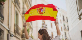 Guía para Trabajar en España: Requisitos, Documentación y Consejos para Extranjeros Trabajar en España Requisitos Documentación y Consejos para Extranjeros Working in Spain Requirements Documentation and Advice for Foreigners