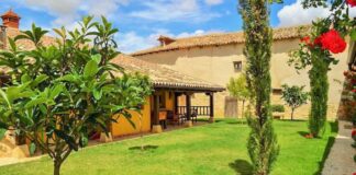 SE SOLICITA MATRIMONIO DE GUARDESES PARA FINCA (LABORES DOMÉSTICAS, MANTENIMIENTO AGRÍCOLA Y DE VIGILANCIA DE LA PROPIEDAD). SE OFRECE ALOJAMIENTO PERMANENTE Y BUEN SALARIO Matrimonio De Guardeses Para Finca Empleo en Valladolid Finca en Valladolid empleo de Guardeses en España Marriage of Guardsmen for Estate in Spain
