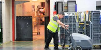 SE SOLICITA OPERARIO/A DE LIMPIEZA INDUSTRIAL, TIEMPO PARCIAL. SE OFRECE BUENA REMUNERACIÓN Operario de Limpieza Industrial Empleo de Limpieza en España Empleo en Alicante Industrial Cleaning Operator Cleaning Jobs in Spain Jobs in Alicante