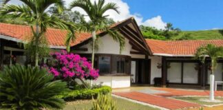 SE SOLICITA PAREJA PARA CUIDADO Y MANTENIMIENTO DE FINCA (MASOVEROS). SE OFRECE SALARIO 36.000 € BRUTOS ANUALES + VIVIENDA CON GASTOS PAGOS Pareja Para Cuidado y Mantenimiento de Finca (Masoveros) empleo de Guardeses en España Couple for Property Care and Maintenance in Spain